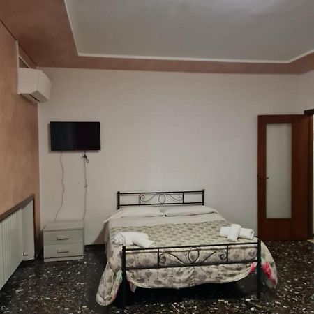 Готель Landlady Airport Orio Bergamo Ida Оріо-аль-Серіо Екстер'єр фото