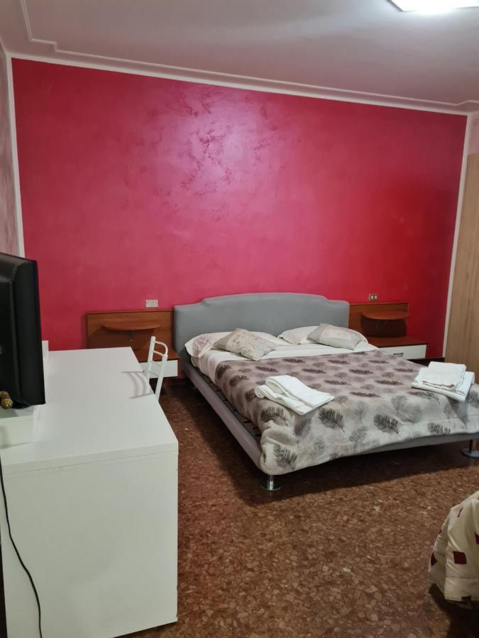 Готель Landlady Airport Orio Bergamo Ida Оріо-аль-Серіо Екстер'єр фото