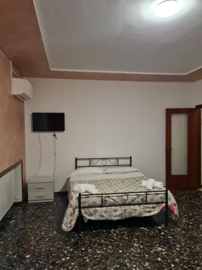 Готель Landlady Airport Orio Bergamo Ida Оріо-аль-Серіо Екстер'єр фото